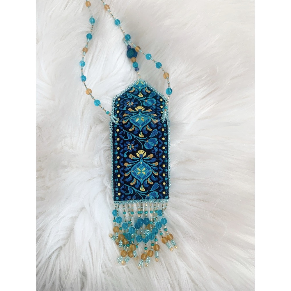 • Beaded Purse Necklace •